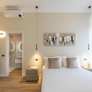 https://elegantia-luxury-rooms.it-romehotels.com